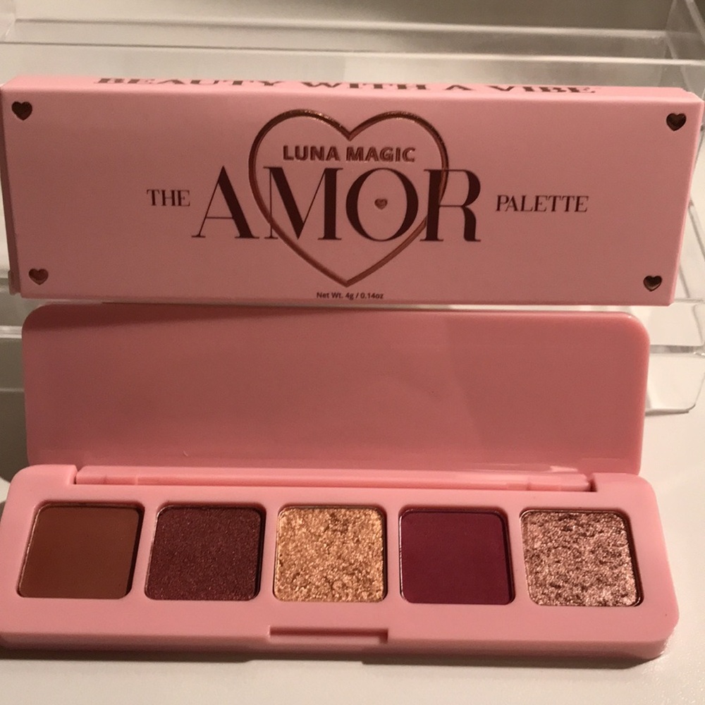 LUNA MAGIC -- The Amor eyeshadow Palette NEW